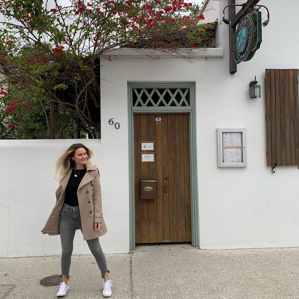 Meet your Posher, Flavia